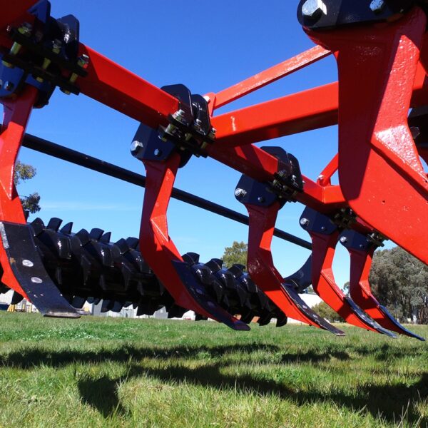 Minos-Agri-9-Tine-Chisel-Plough-with-Roller-CZ-9-M