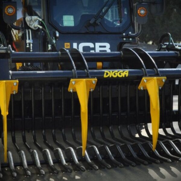 Digga-Rock-Bucket-with-Optional-Grapple-Attachment