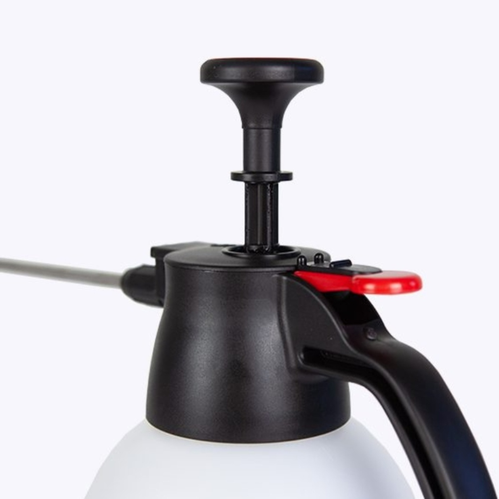Solo-2L-Hand-Manual-Sprayer-402