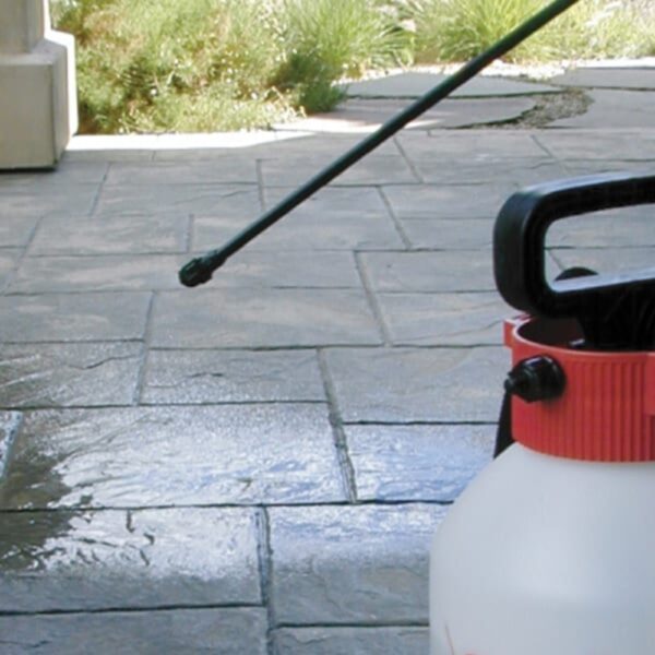 Solo-Hand-Held-Compression-Sprayer