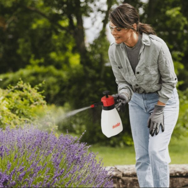 Solo-Manual-Hand-Held-Sprayer