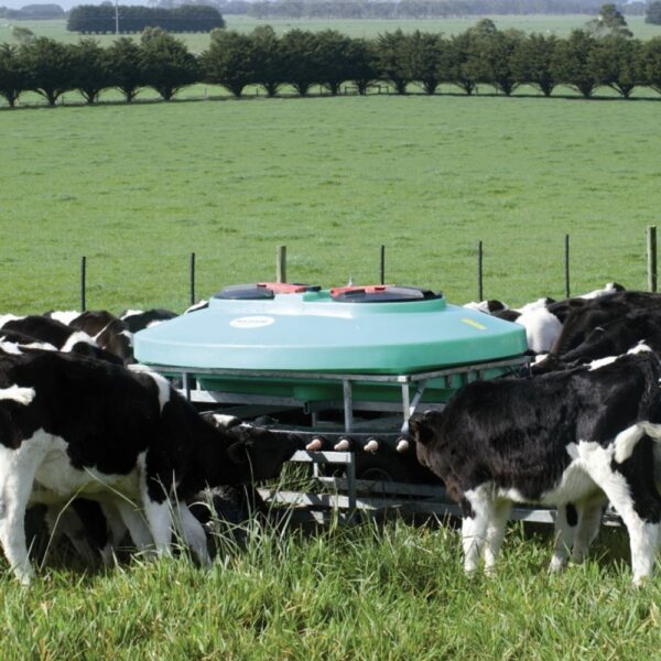 Polymaster-Mobile-Gravity-Milk-Feeder