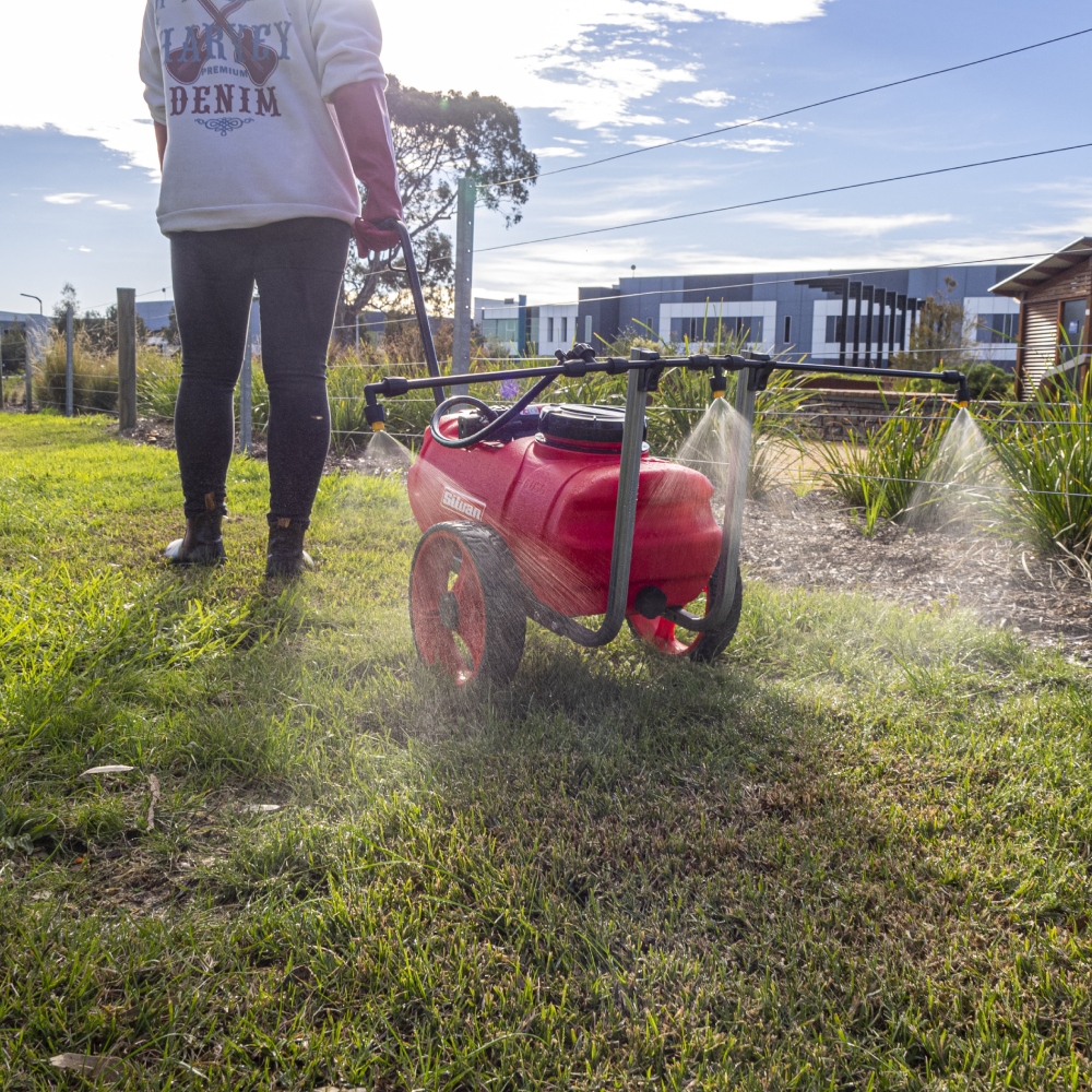 Silvan-1m-Wide-Boom-to-suit-25L-Trolley-Sprayer-TR55-13C